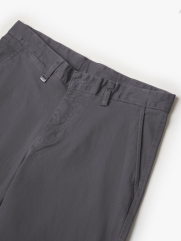 Quần Kaki Trơn Signature Gắn Tag Kim Loại Form Slimfit QK028 Màu Xanh Đậm