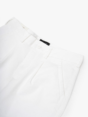 Quần Short Kaki Diễu 2 Bên Miệng Túi Form Straight QS074 Màu Trắng