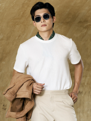 Áo Thun Dệt Kim Thêu Logo M Form Regular AT181 Màu Trắng