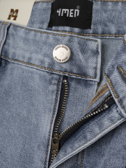 Quần Jean Rã Diễu Thêu Huy hiệu 4MEN Form Regular QJ120 Màu Xanh Biển Nhạt