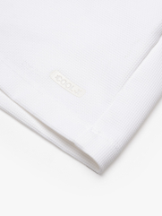 Áo Thun Cool-X In Logo Bông Tuyết Sau Cổ Form Regular AT189 Trắng