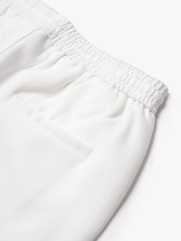 Quần Short Linen Trơn Form Straight QS085 Màu Trắng