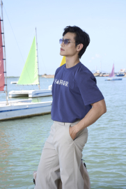 Áo Thun Cổ Tròn In Chữ Harbor Form Relaxed AT193 Màu Xanh Đen