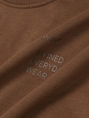Áo Sweatshirt Chân Cua In Chữ Form Regular AS007 Màu Nâu