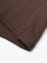 Áo Polo Vertical Texture Cổ V Bo Kiểu Form Modern PO199 Màu Nâu