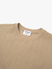 Áo Thun Texture Jacquard Dệt Nổi Form Modern AT201 Màu Be