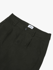 Quần Kaki Trơn Xếp Ly Form Straight QK037 Màu Rêu Đậm