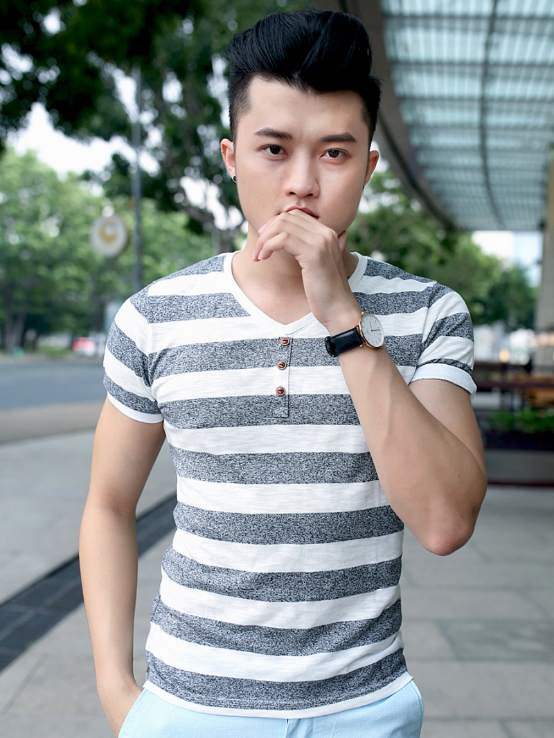 Áo thun cổ tim sọc đen at610 - 1