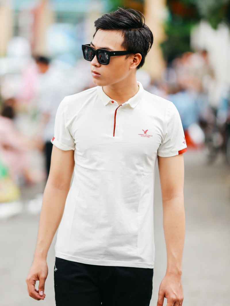 Áo thun có cổ trắng kem at655 - 1