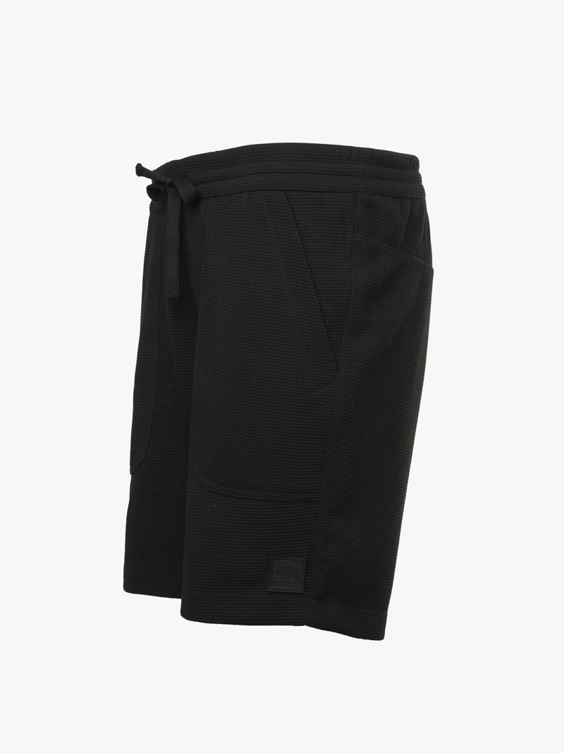 Quần Short Lưng Thun Túi Xéo Gắn Tag Silicon 4M Form Regular QS064 Màu Đen