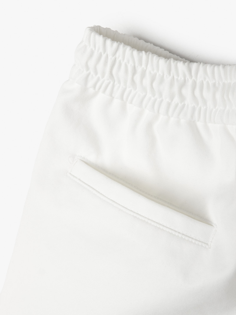 Quần Short Kaki Lưng Thun Gắn Nhãn Trang Trí Form Straight QS067 Màu Trắng