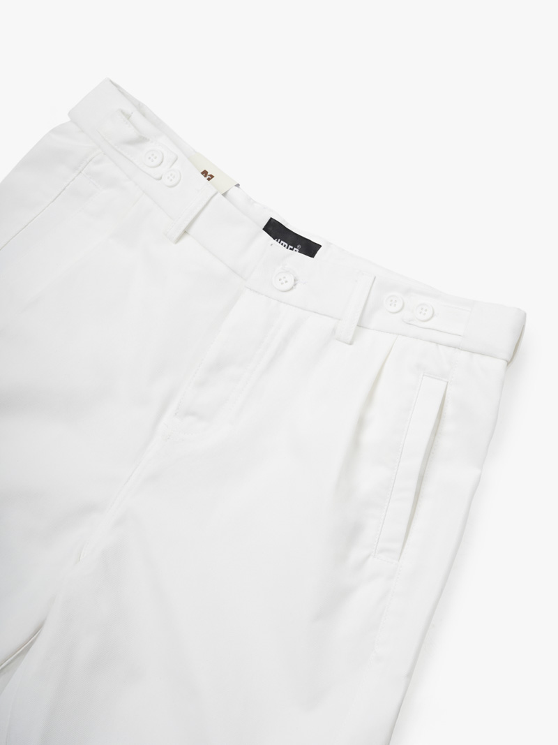 Quần Short Kaki Sidetab Xếp Ly Form Regular QS069 Màu Trắng