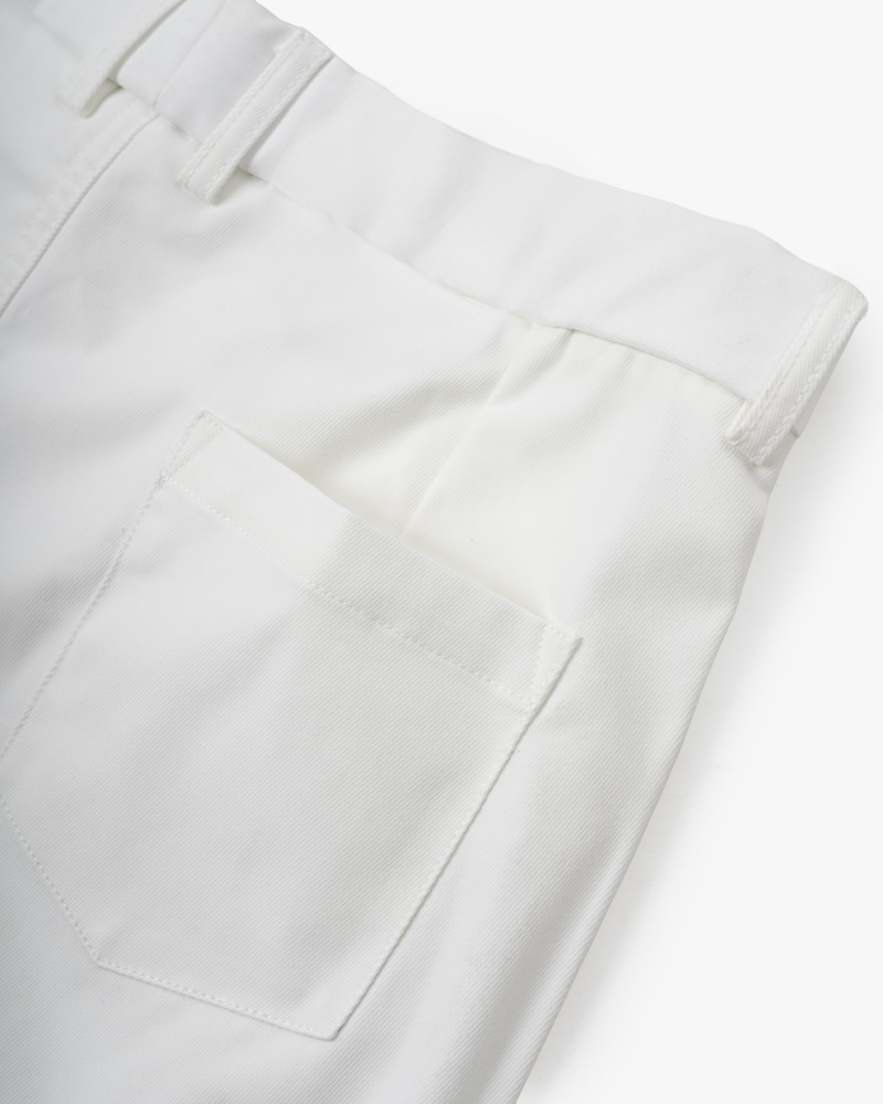 Quần Short Kaki Sidetab Xếp Ly Form Regular QS069 Màu Trắng