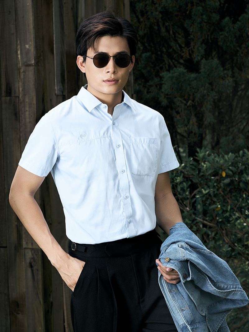 Áo Sơ Mi Tay Ngắn Thêu Logo M Form Regular SM197 Màu Xanh Biển