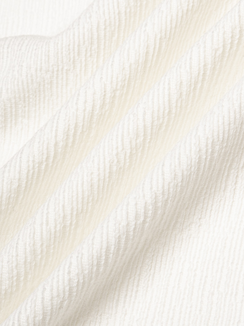 Áo Thun Dệt Kim Thêu Logo M Form Regular AT181 Màu Trắng