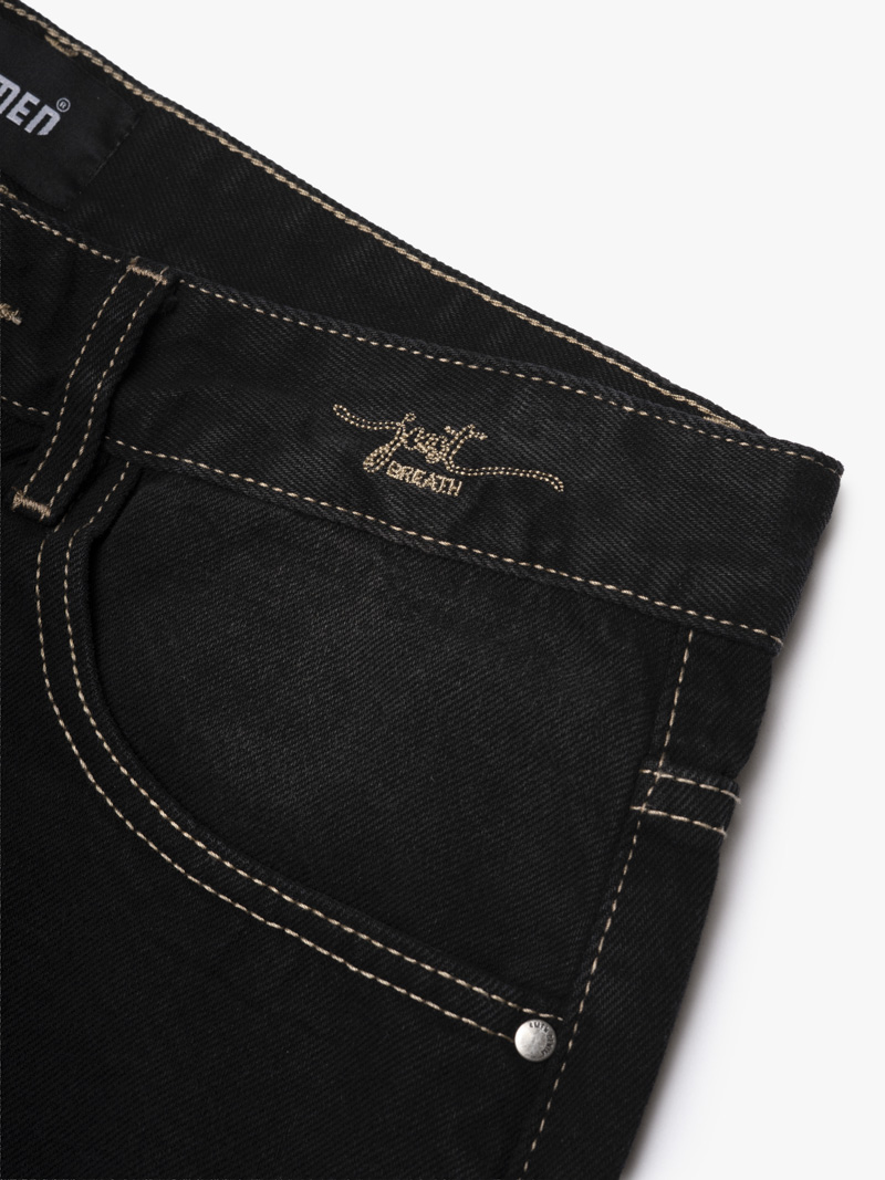 Quần Jean Rã Diễu Thêu Chữ Just Breath Form Straight QJ119 Màu Đen