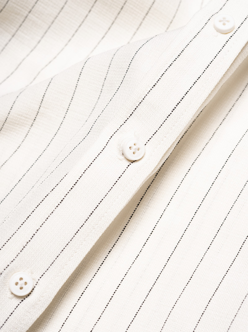 Áo Sơ Mi Sọc Tay Ngắn Thêu Logo M Form Regular SM198 Màu Sọc Trắng