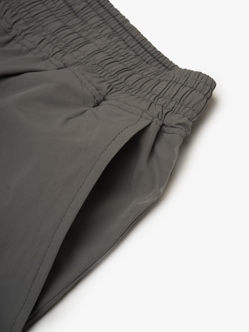 Quần Short Thể Thao 6inch Thêu logo 4m Form Relax QS082 Màu Xám Đậm