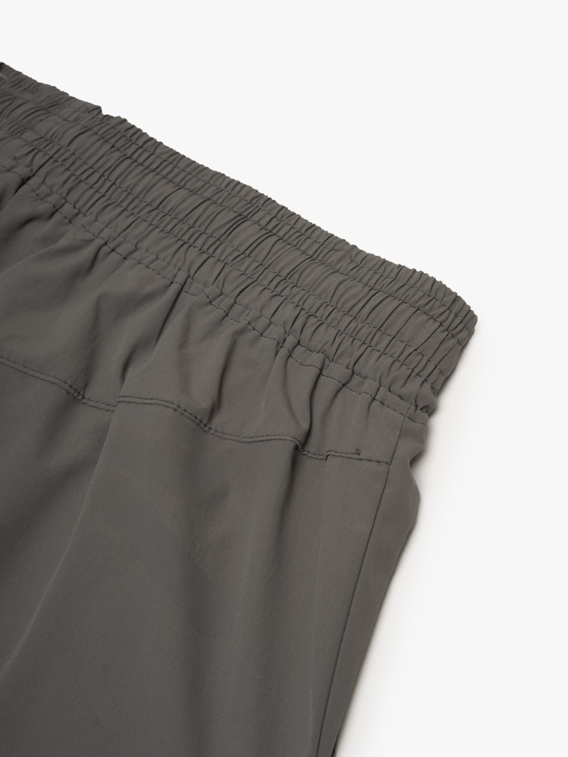 Quần Short Thể Thao 6inch Thêu logo 4m Form Relax QS082 Màu Xám Đậm