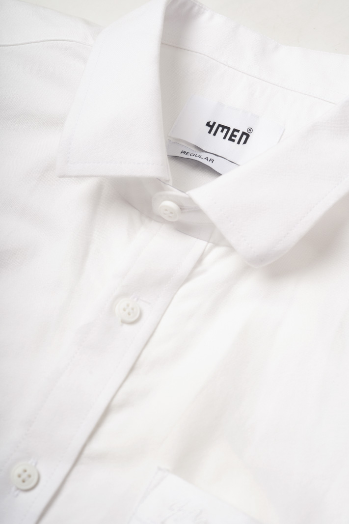 Áo Sơ Mi Tay Ngắn Oxford Thêu 4M Ở Túi Form Regular SM191 Màu Trắng Kem