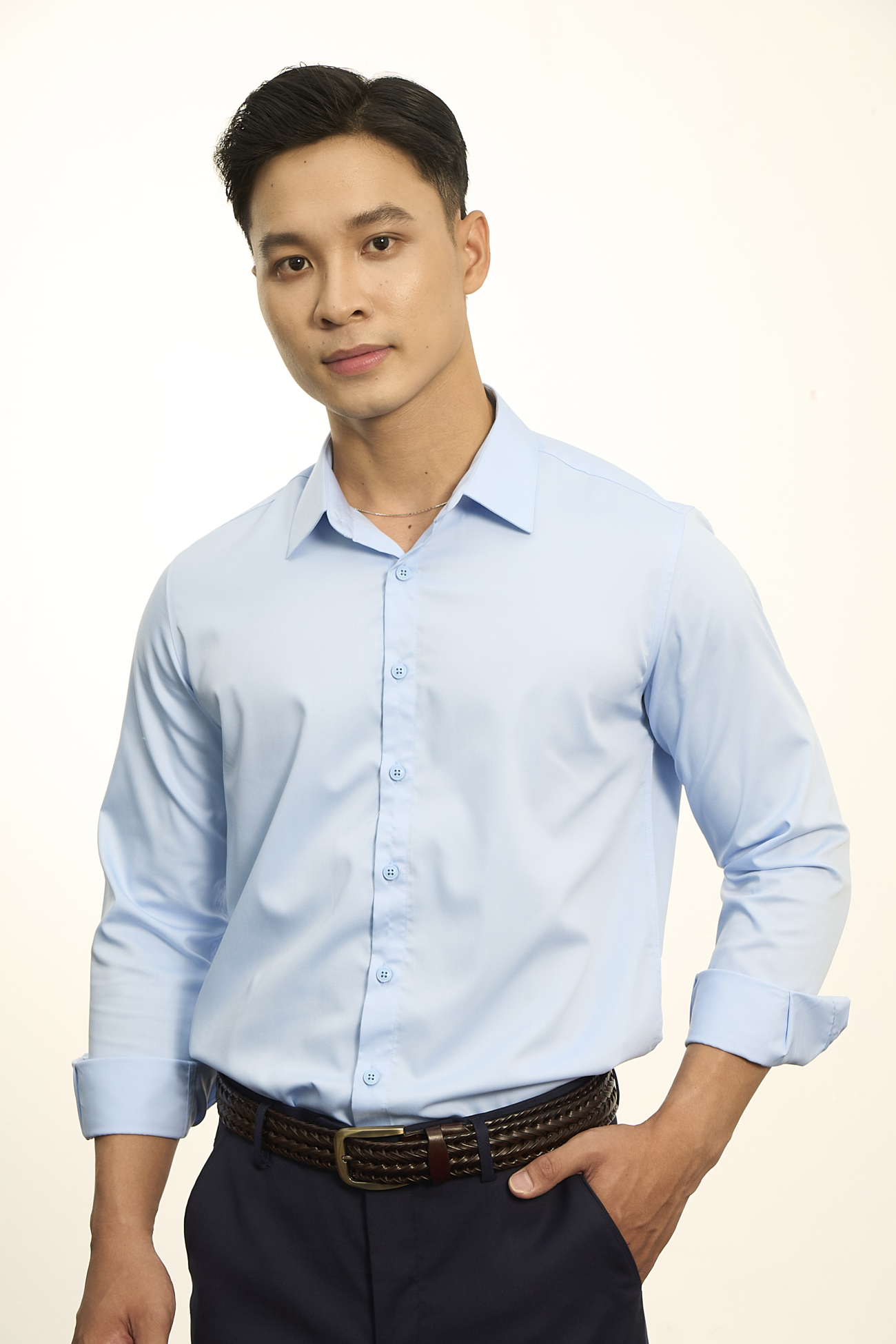 Áo Sơ Mi Trơn Form Slimfit SM205 Màu Xanh Biển