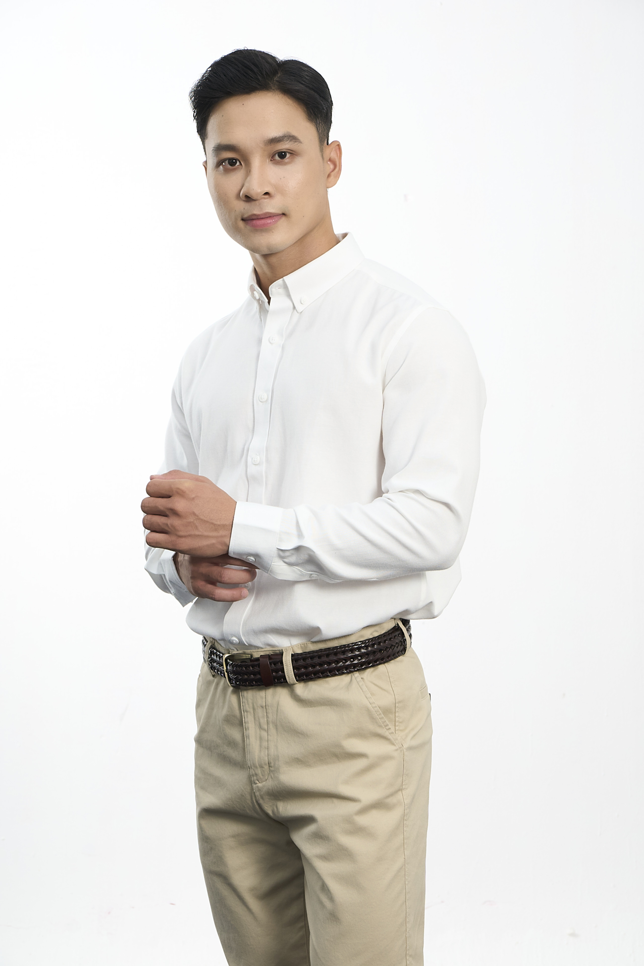 Áo Sơ Mi Vải Oxford Trơn Signature Form Regular SM157 Màu Trắng Kem