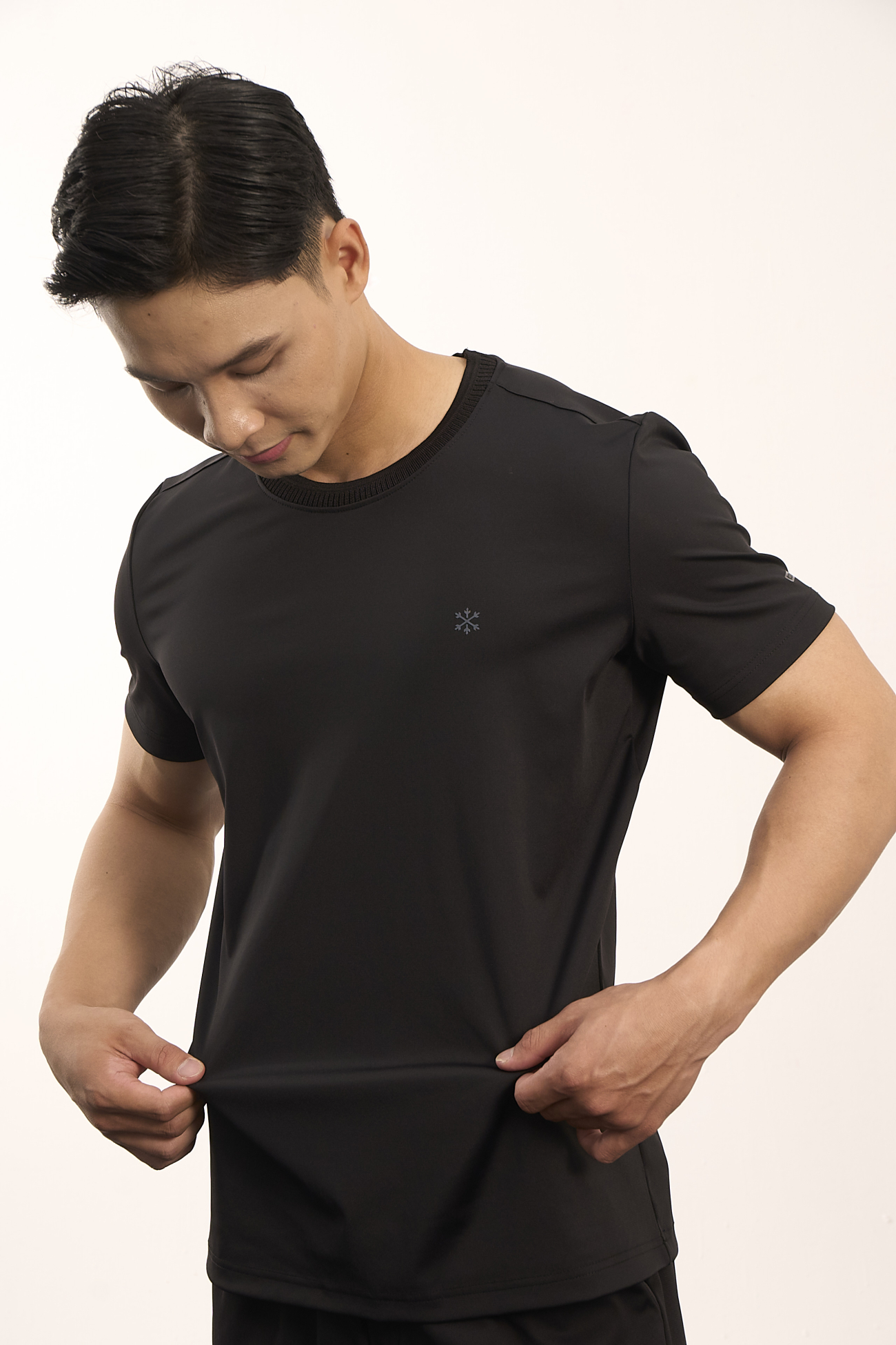 Áo Thun Cool-X Cổ Tròn In Logo Bông Tuyết Form Slimfit AT188 Đen