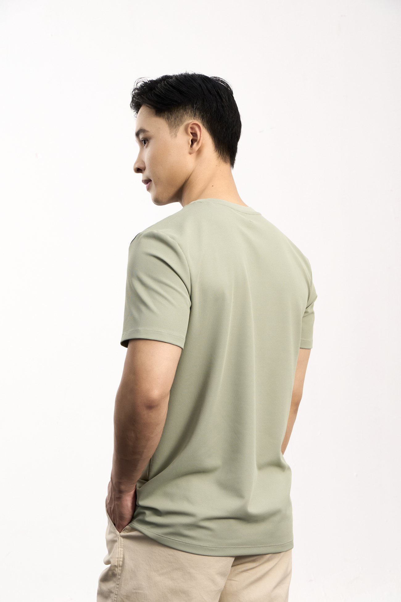 Áo Thun Cool-X In Logo Bông Tuyết Sau Cổ Form Regular AT189 Rêu Nhạt