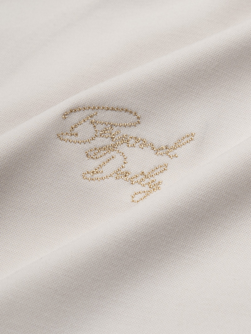 Áo Thun Rayon Cổ V Thêu Chữ Beyond Daily Form Regular AT195 Màu Be