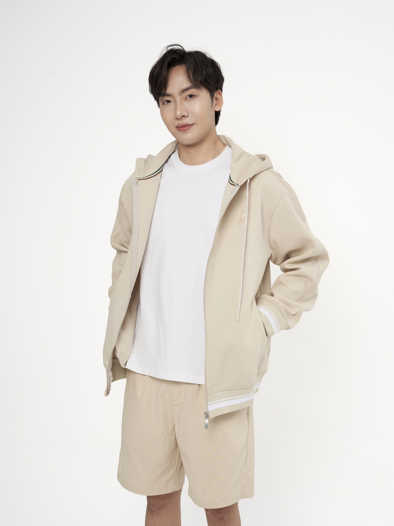 Áo Hoodie Phối Bo Sọc Thêu Logo Sọc Ở Cổ Tay Form Regular AH007 Màu Be