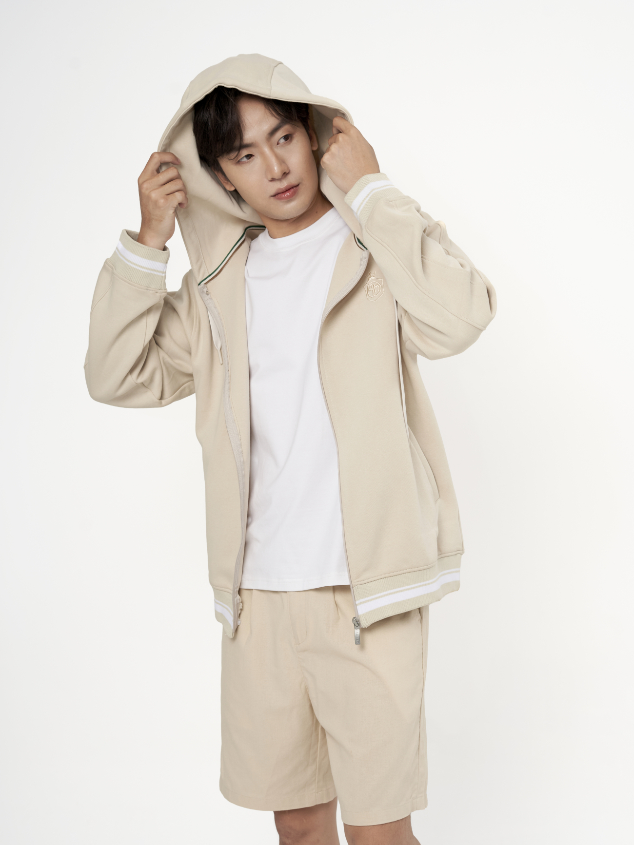 Áo Hoodie Phối Bo Sọc Thêu Logo Sọc Ở Cổ Tay Form Regular AH007 Màu Be