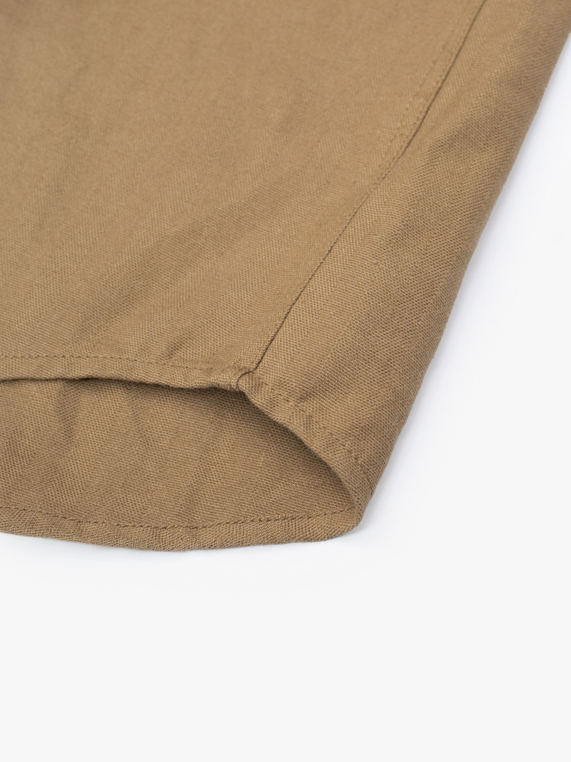 Áo Sơ Mi Herringbone Nẹp Dấu Khuy Form Regular SM211 Màu Be Đậm