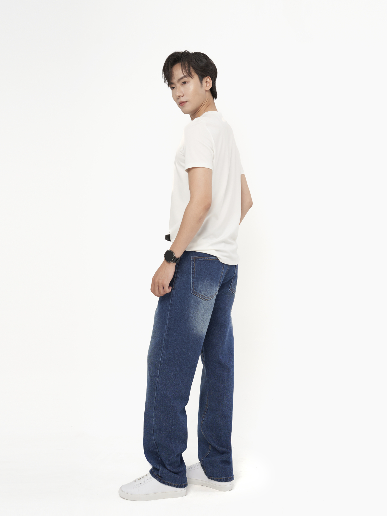 Áo Thun Cổ Tròn In 4MEN Essentials Form Slimfit AT194 Màu Trắng
