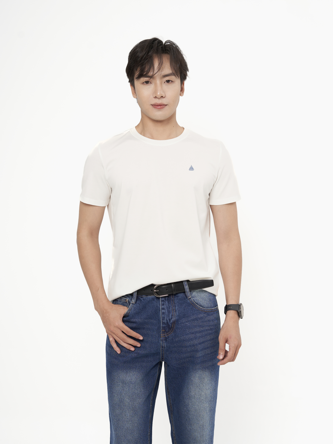 Áo Thun Cổ Tròn In 4MEN Essentials Form Slimfit AT194 Màu Trắng