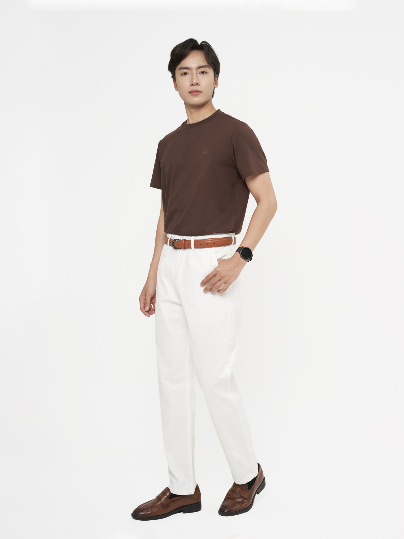 Áo Thun Cổ Tròn Trơn Form Slimfit AT132 Màu Nâu Nhạt