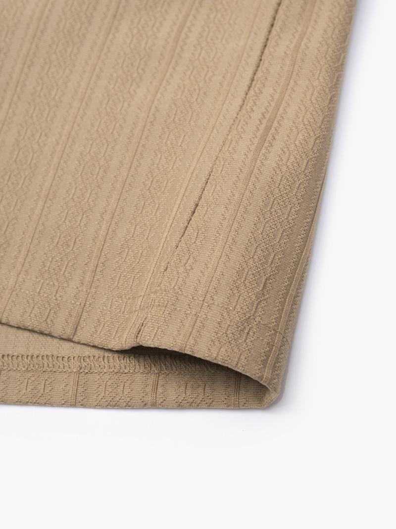 Áo Thun Texture Jacquard Dệt Nổi Form Modern AT201 Màu Be