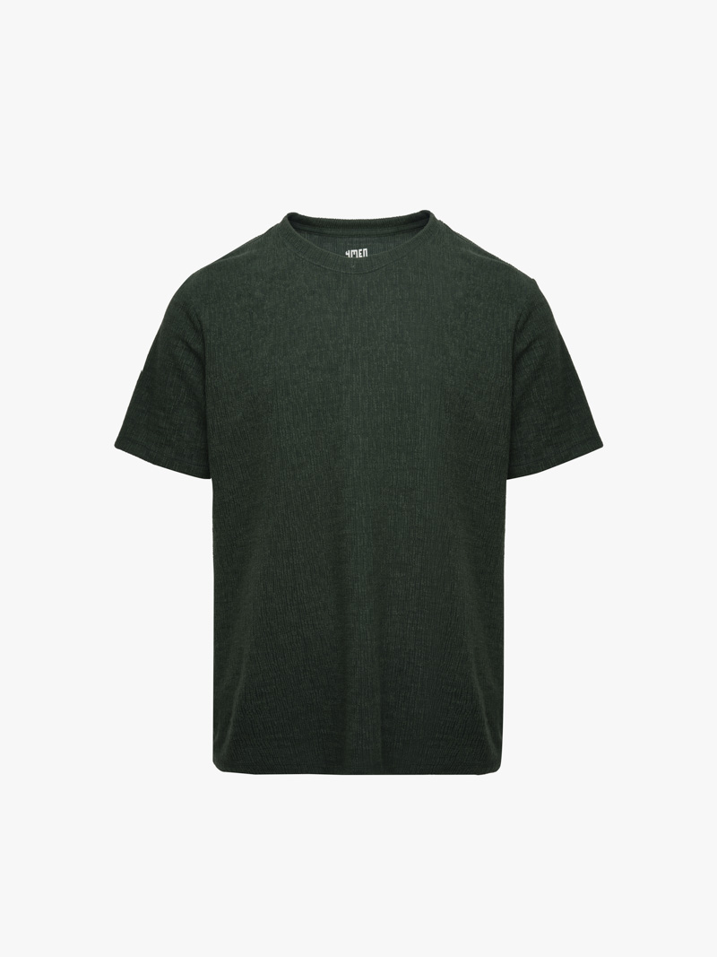 ao thun det kim theu logo m form regular at181